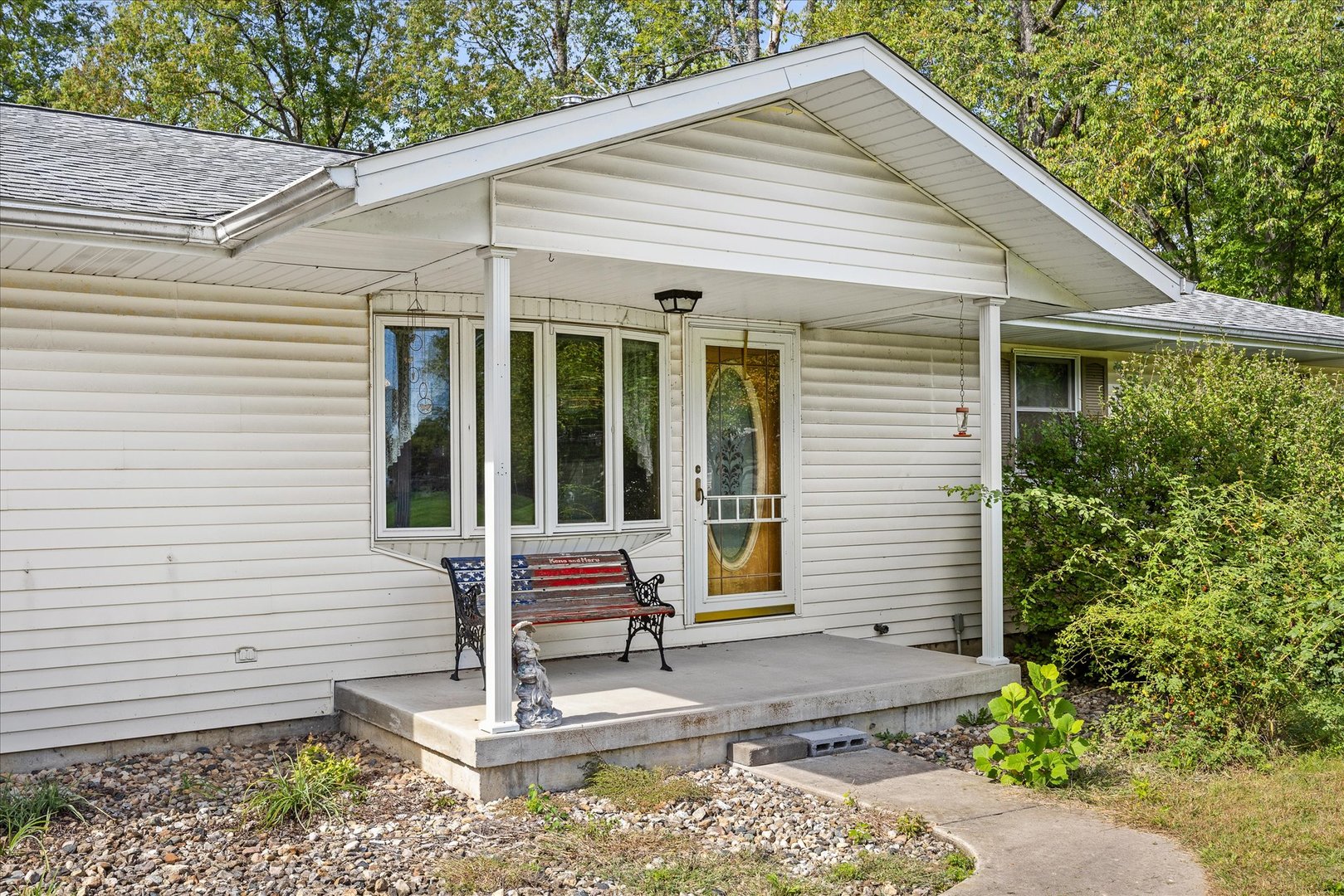 1608 S Hawthorne Road Property Photo 3