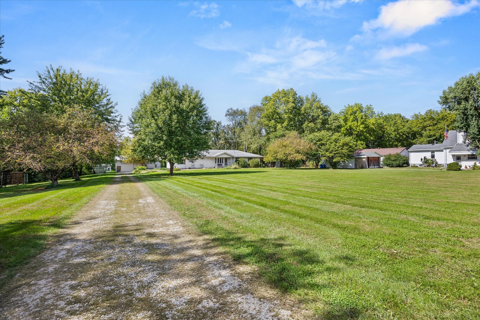 1608 S Hawthorne Road Property Photo 4