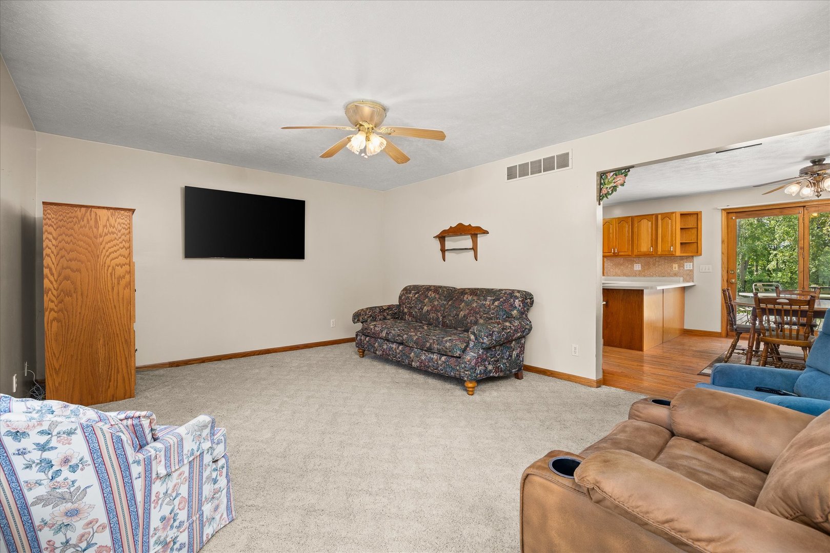 1608 S Hawthorne Road Property Photo 6