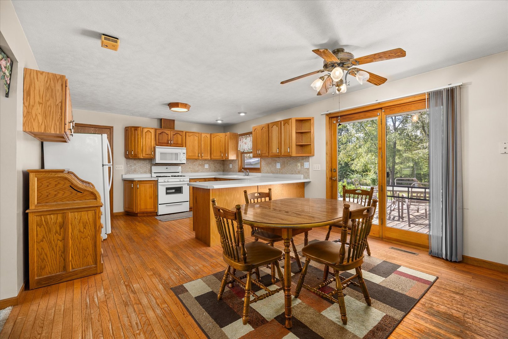 1608 S Hawthorne Road Property Photo 9