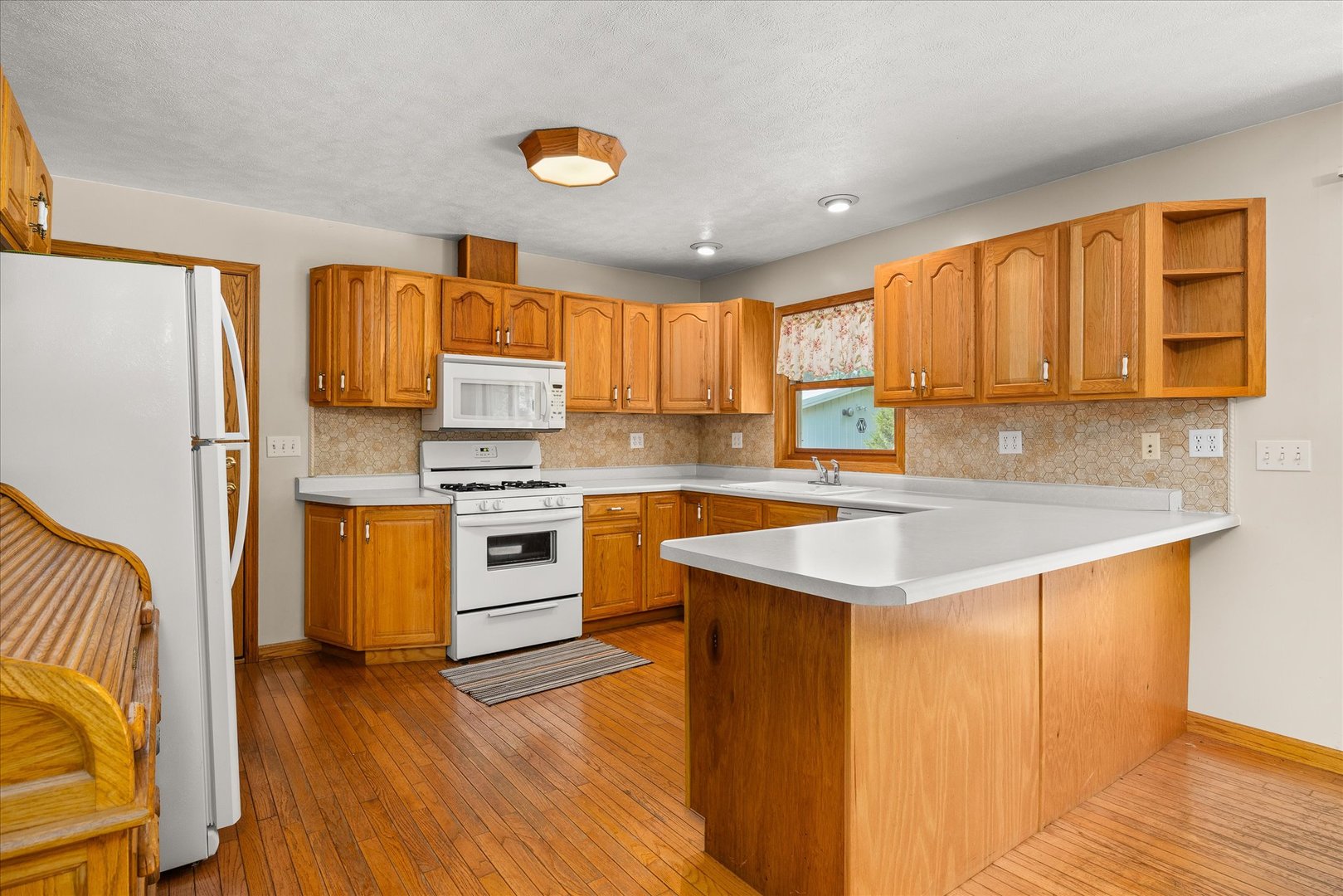1608 S Hawthorne Road Property Photo 10