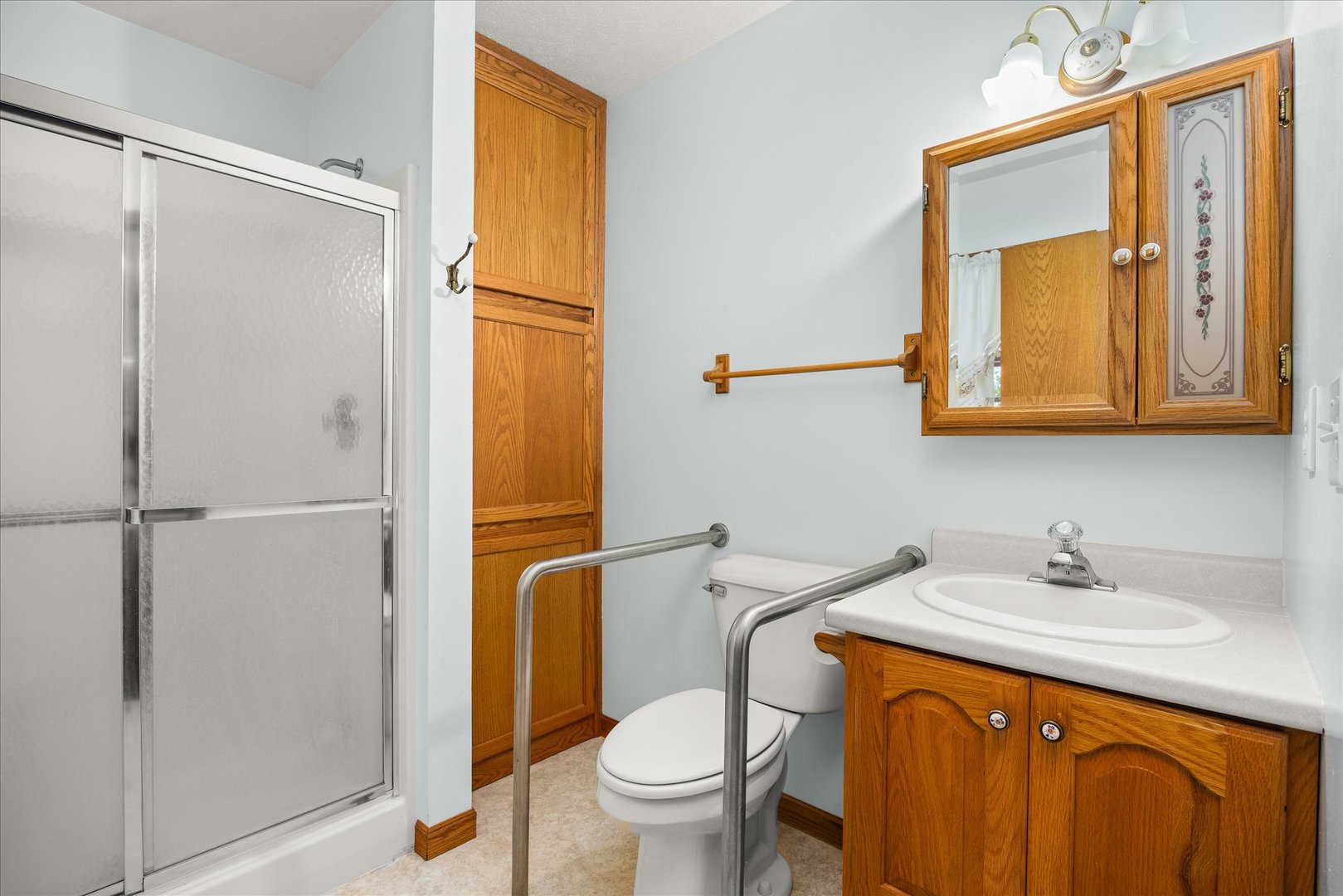 1608 S Hawthorne Road Property Photo 18