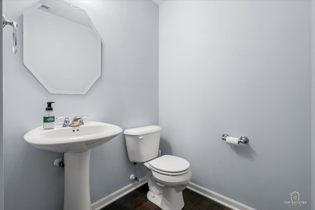 4177 Irving Road Property Photo 12