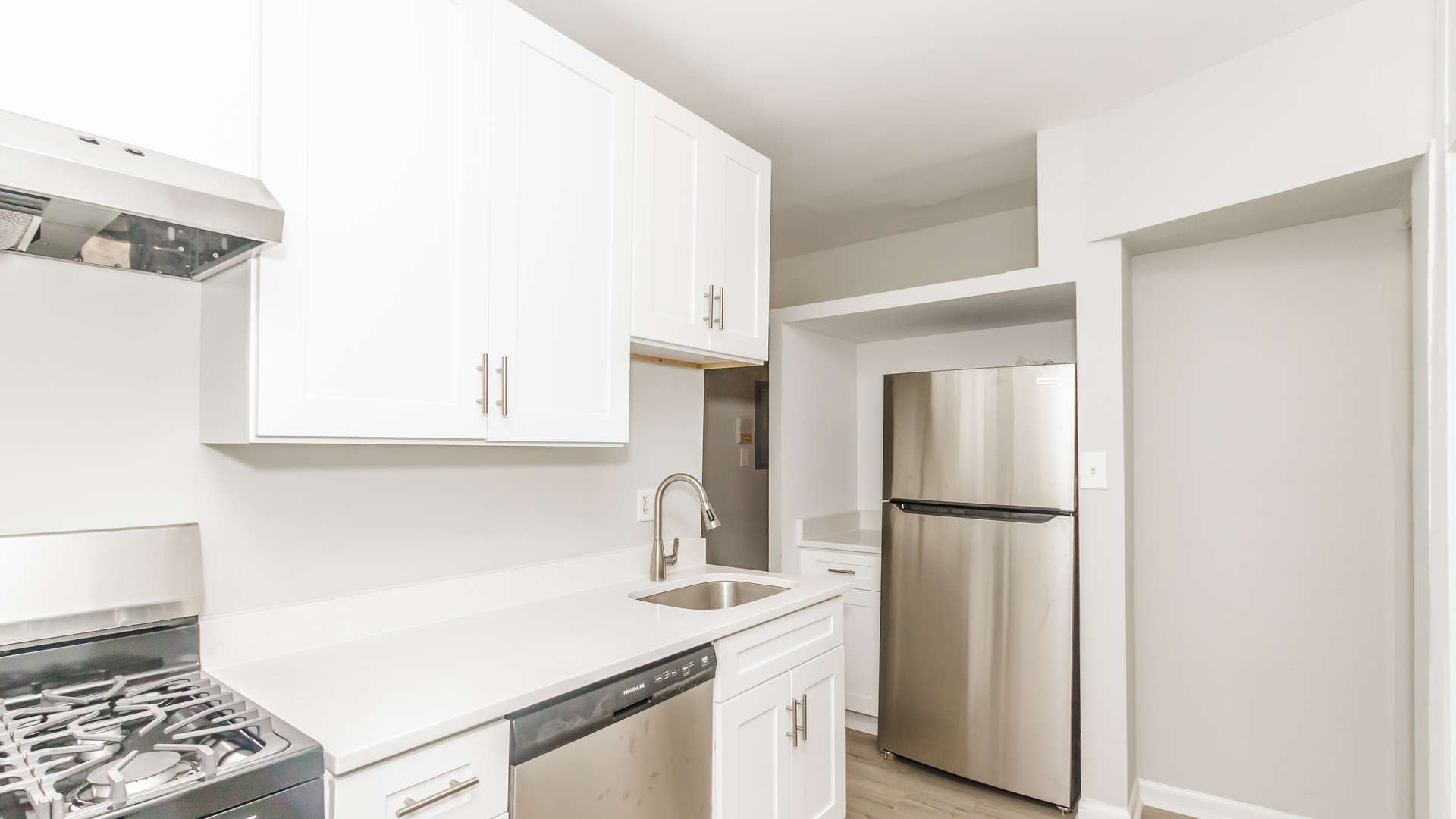 2722 W Rosemont Avenue 2 Property Photo 5