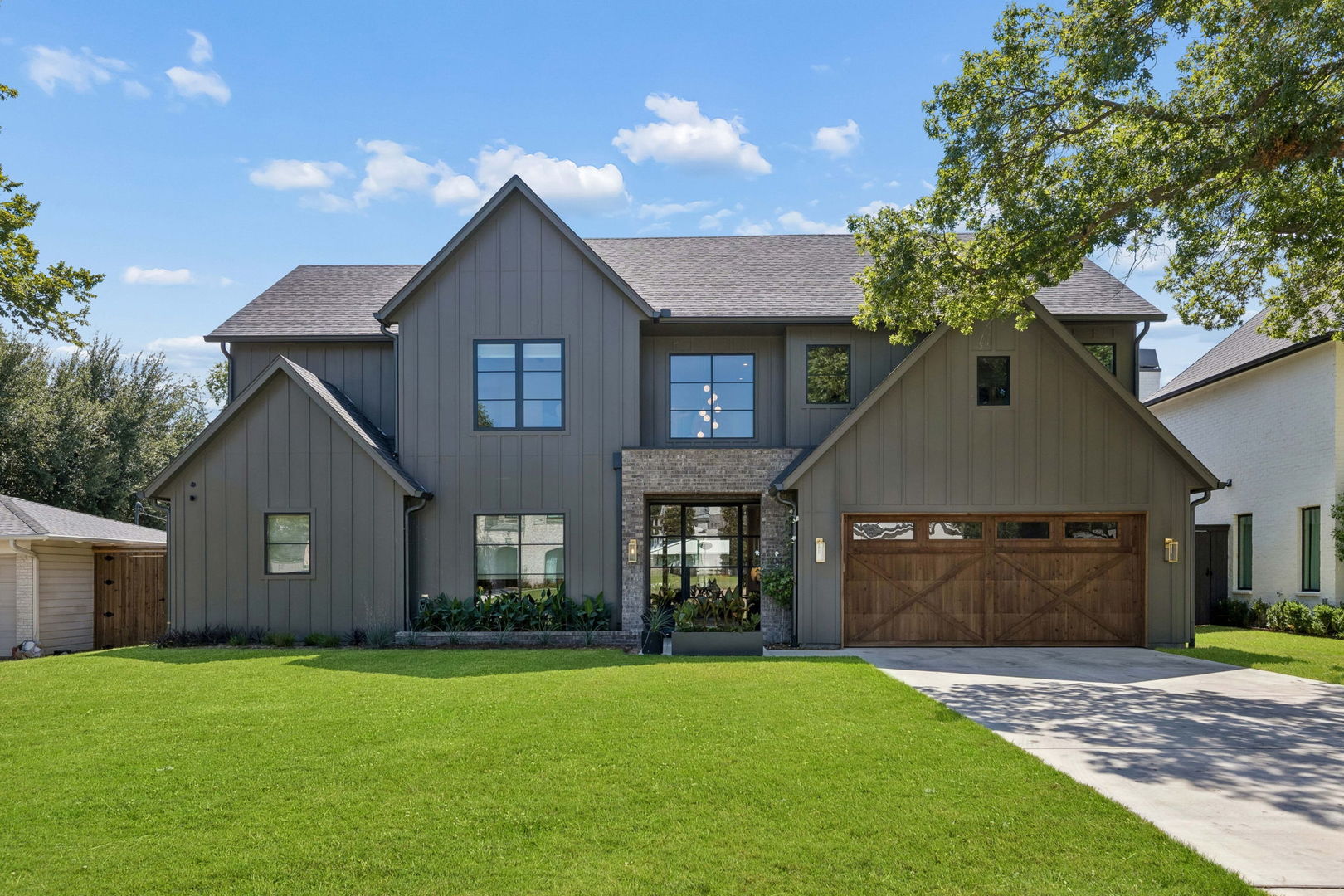 4046 Clover Lane Property Photo 1