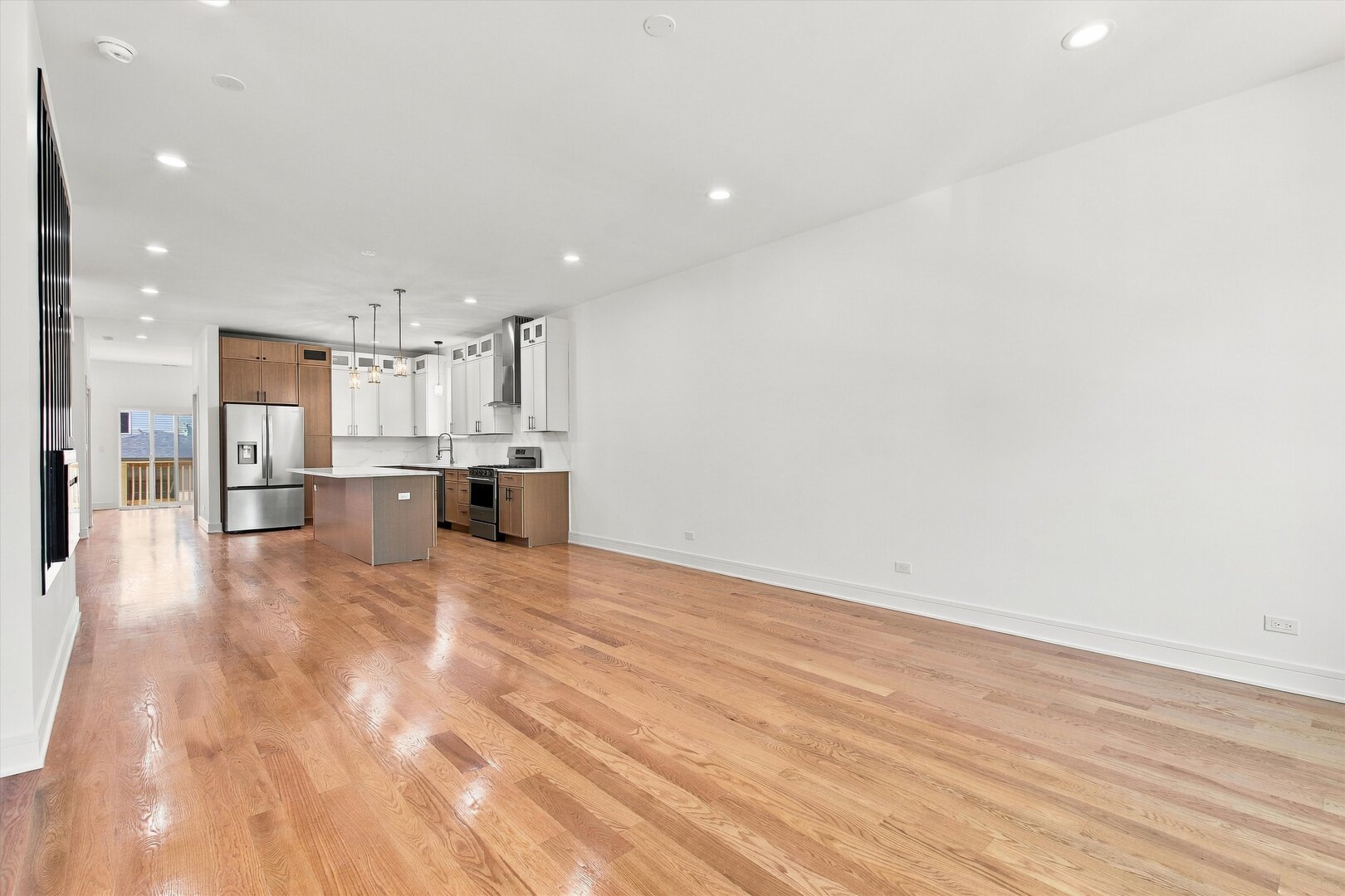 904 N Trumbull Avenue Property Photo 2