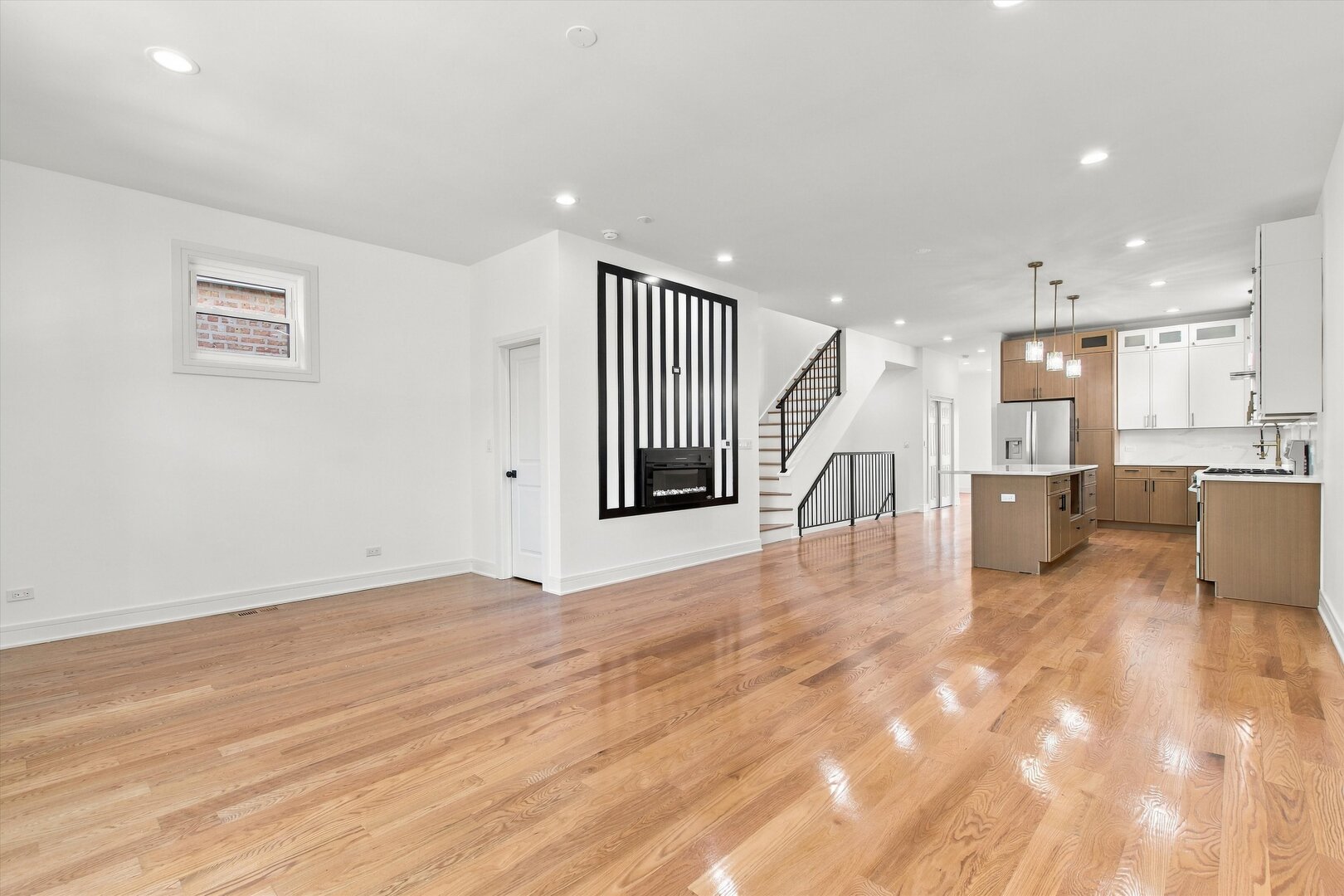 904 N Trumbull Avenue Property Photo 3
