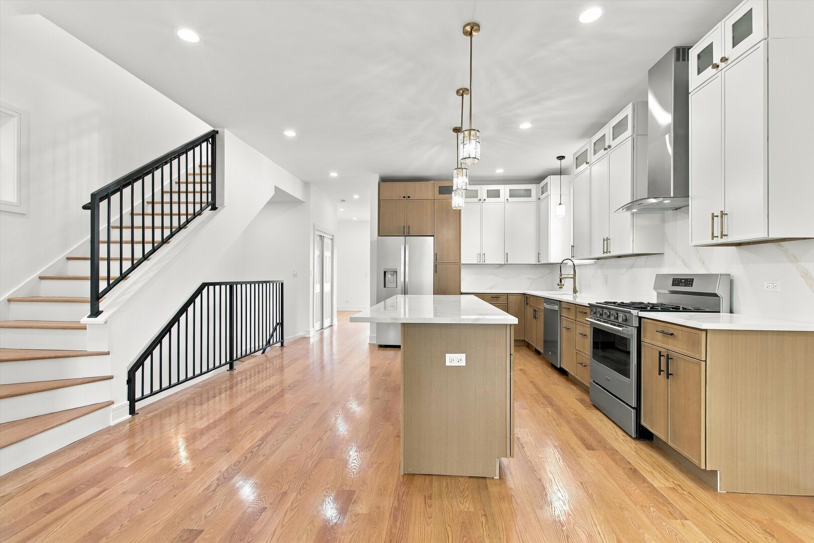 904 N Trumbull Avenue Property Photo 6