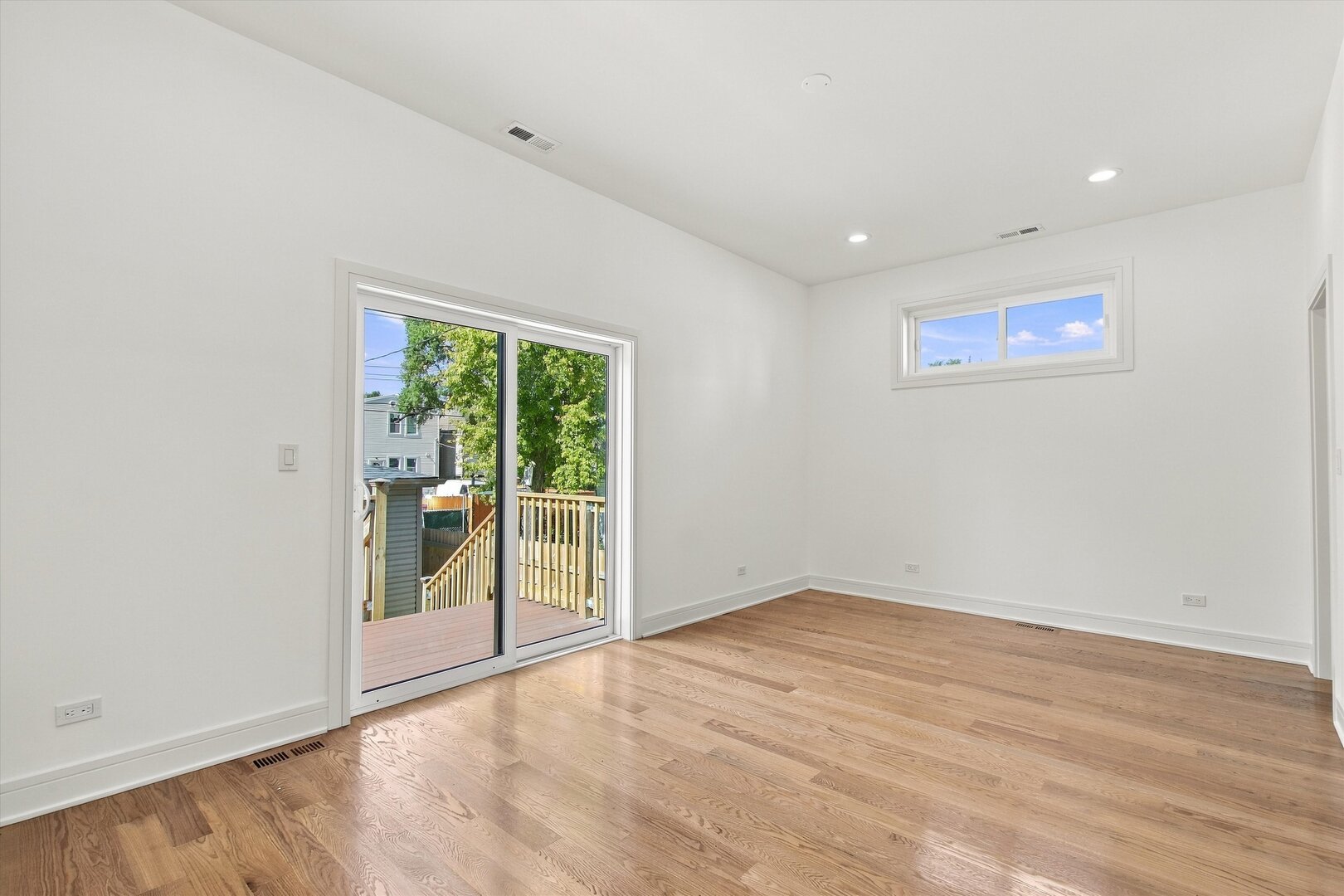 904 N Trumbull Avenue Property Photo 9