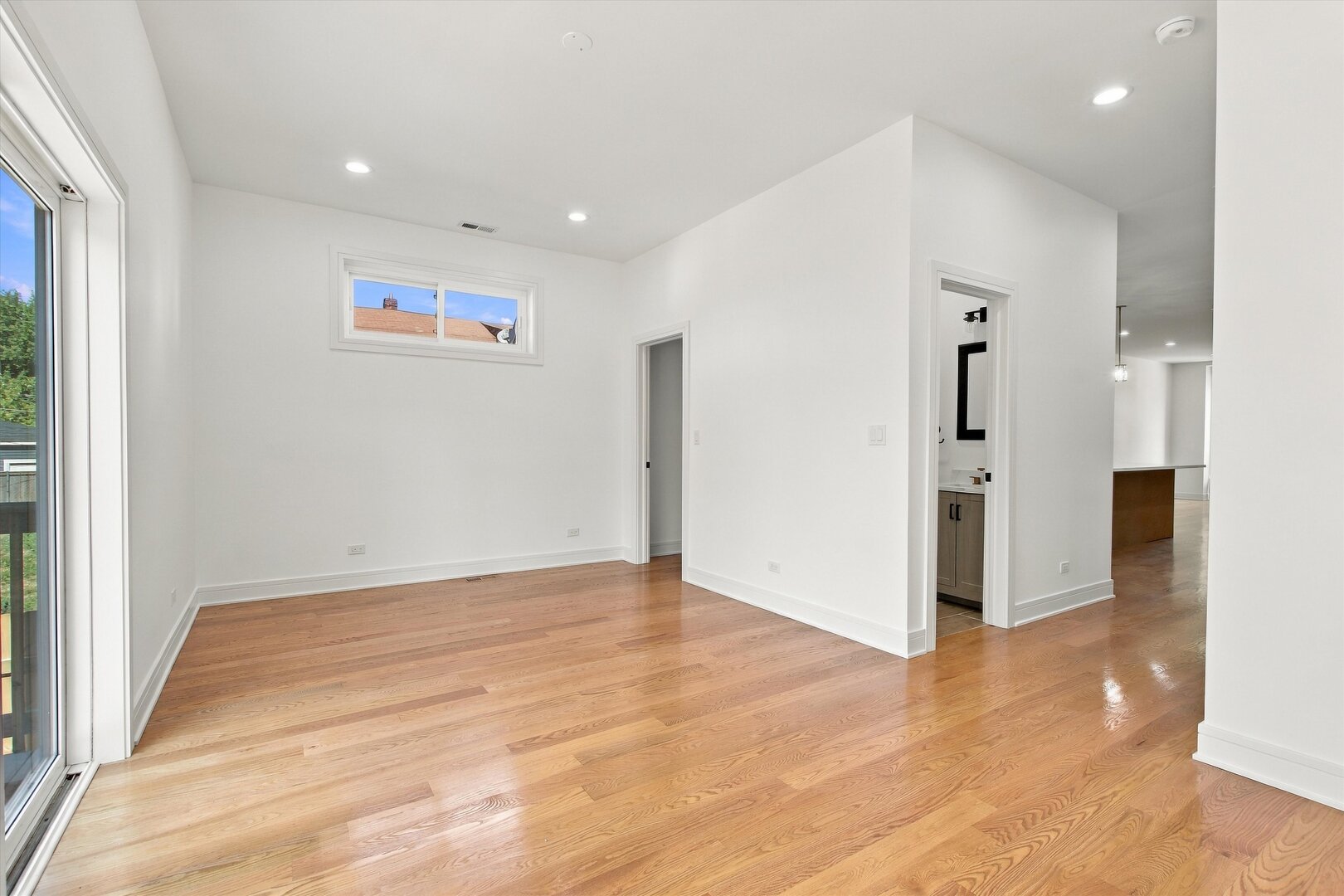 904 N Trumbull Avenue Property Photo 10