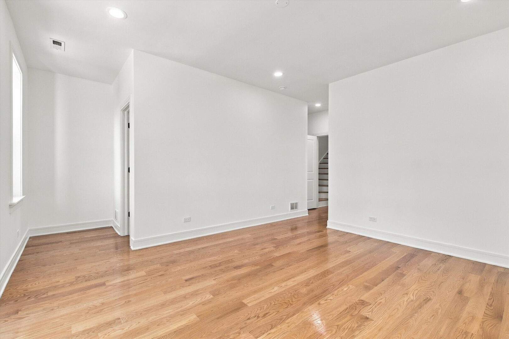 904 N Trumbull Avenue Property Photo 13