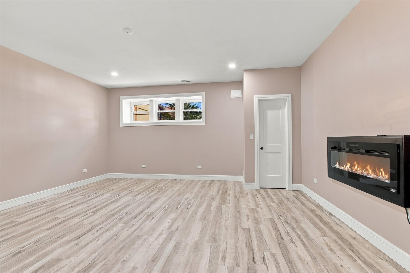 904 N Trumbull Avenue Property Photo 21