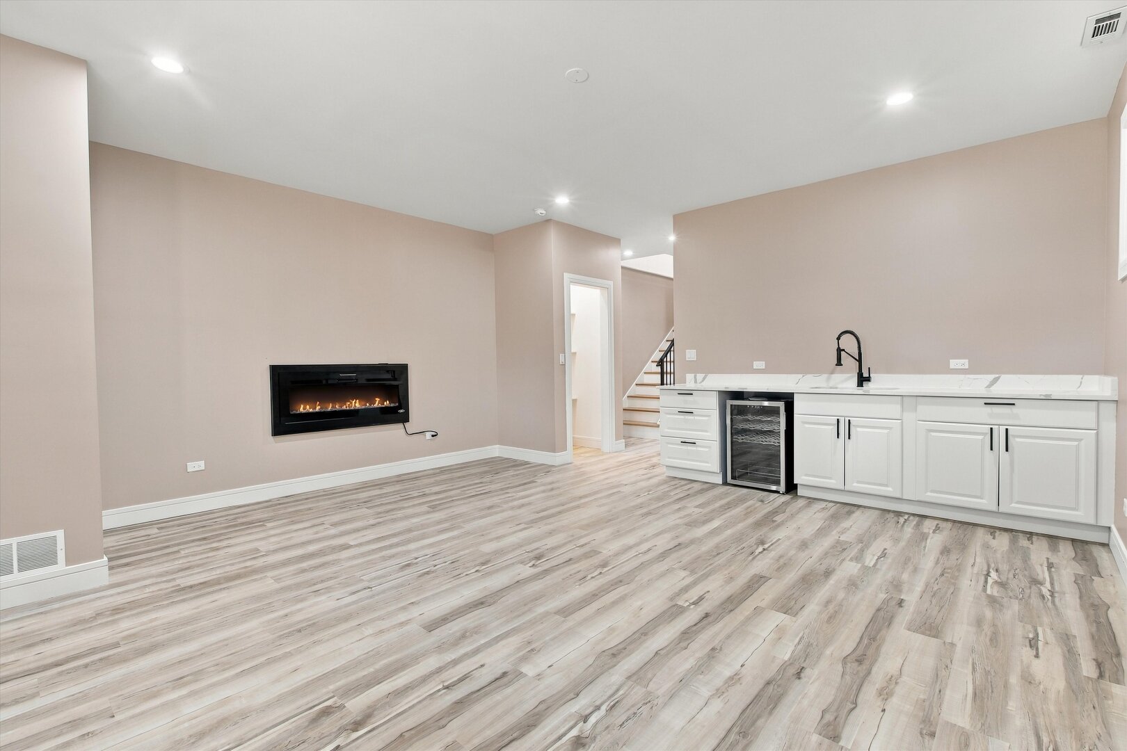 904 N Trumbull Avenue Property Photo 22