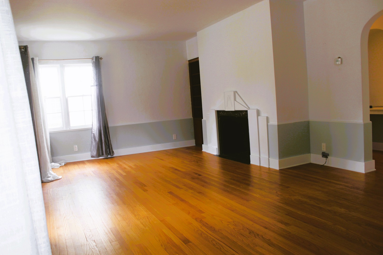 1351 W Lincoln Boulevard Property Photo 3