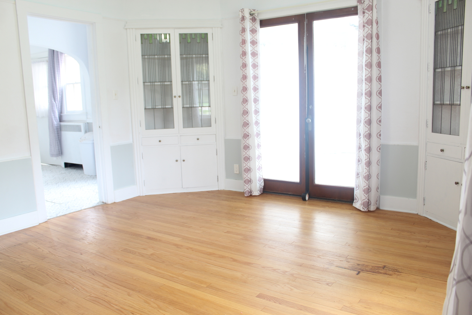 1351 W Lincoln Boulevard Property Photo 9