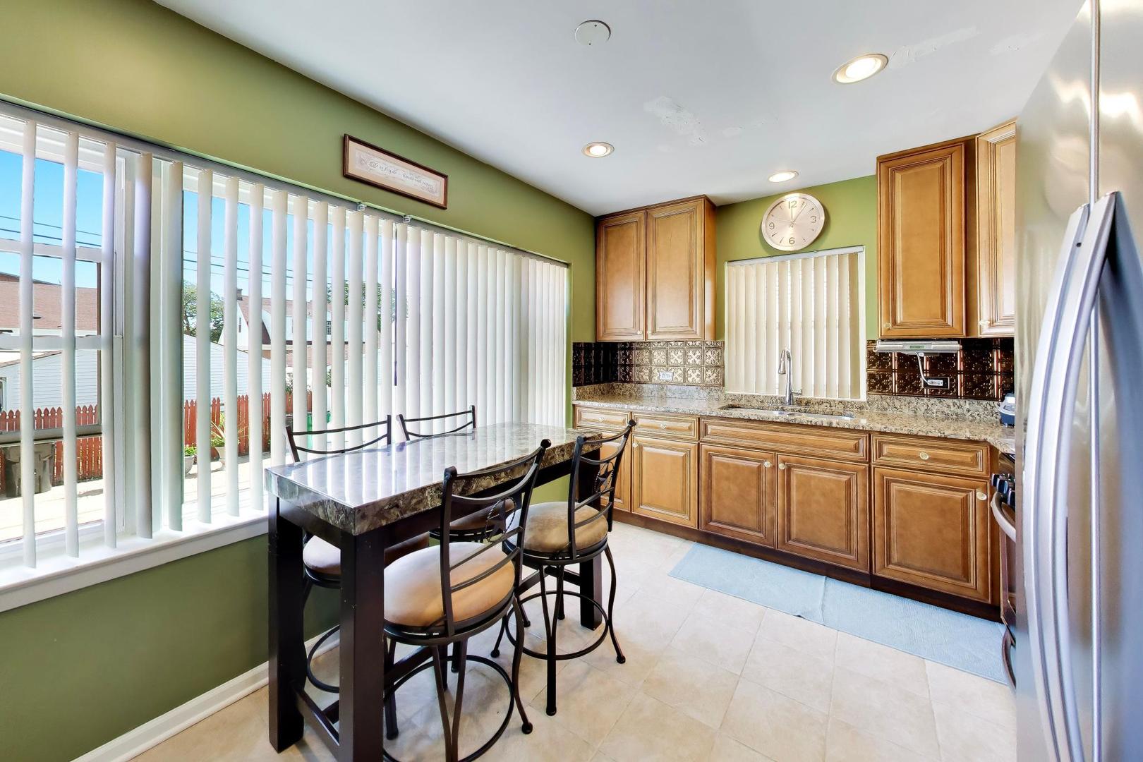 1605 Westchester Boulevard Property Photo 7