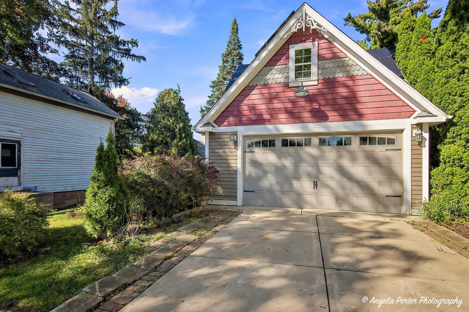 203 N Plum Grove Road Property Photo 1