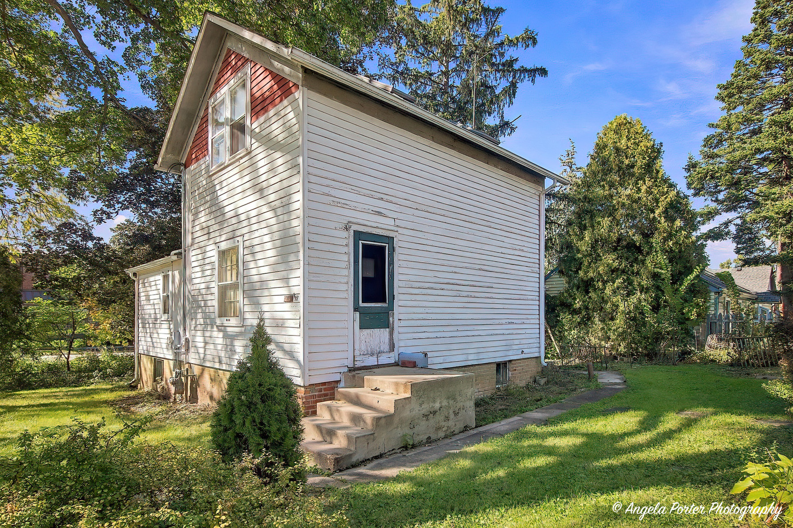 203 N Plum Grove Road Property Photo 2