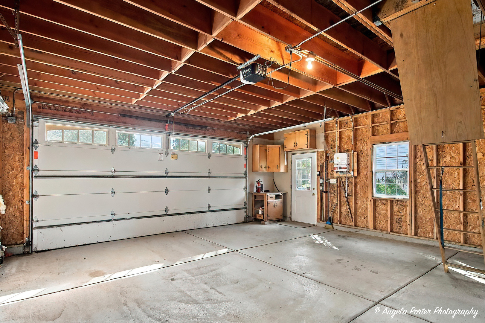 203 N Plum Grove Road Property Photo 8