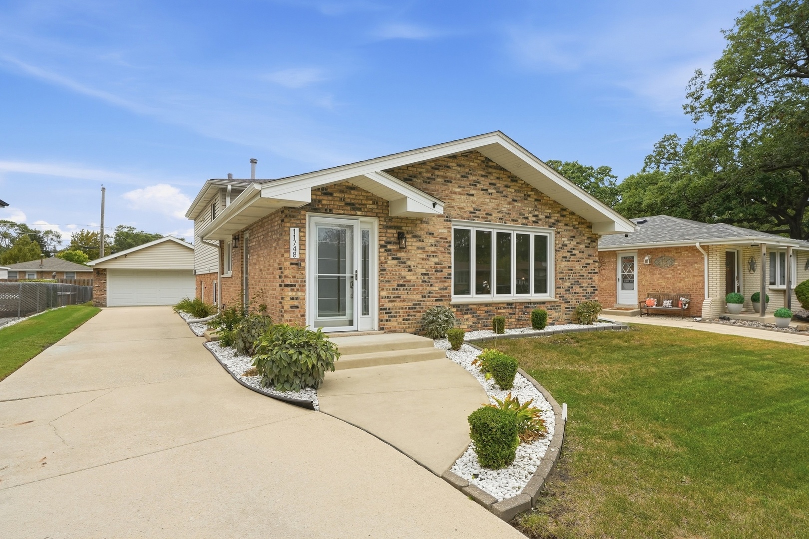 11748 S Laporte Avenue Property Photo 3