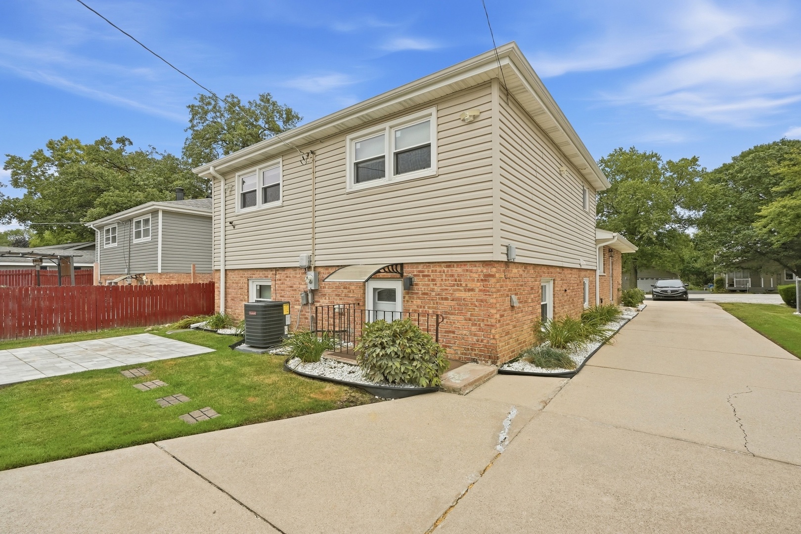 11748 S Laporte Avenue Property Photo 7