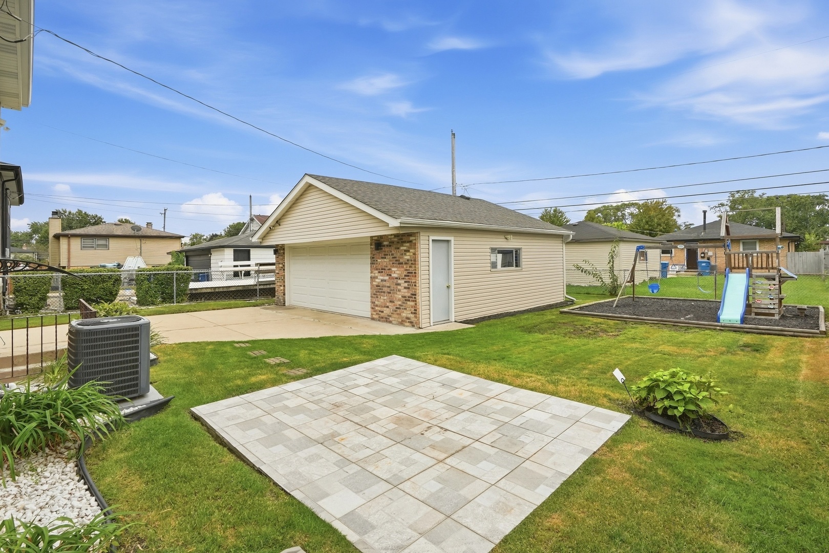 11748 S Laporte Avenue Property Photo 8