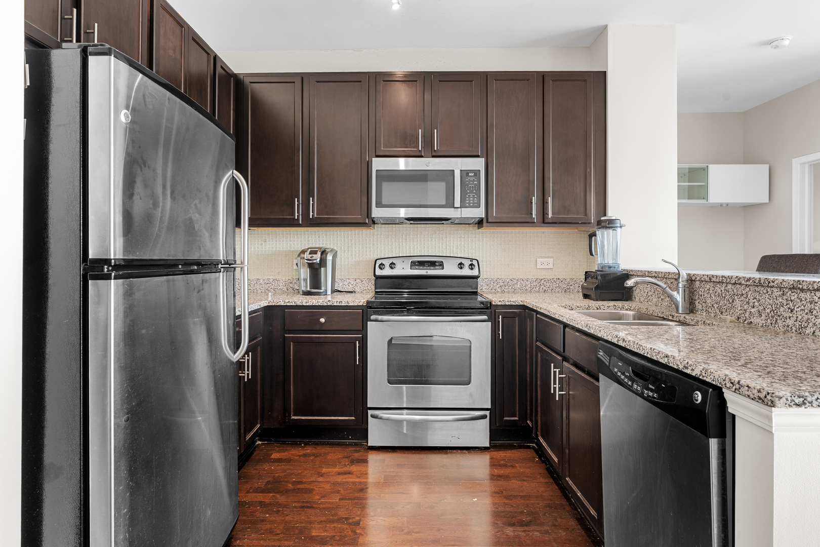 1901 S Calumet Avenue 1312 Property Photo 4