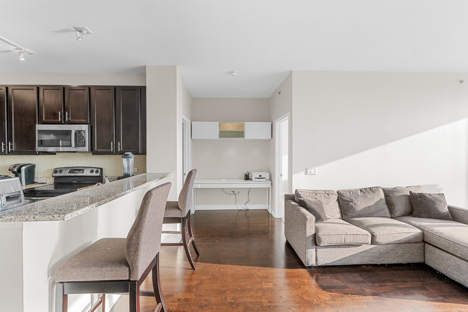 1901 S Calumet Avenue 1312 Property Photo 8