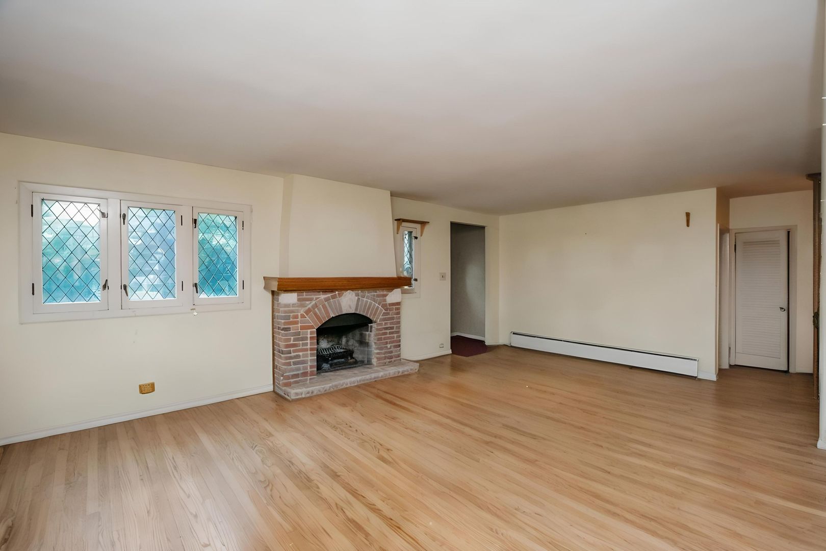 229 East Avenue Property Photo 3