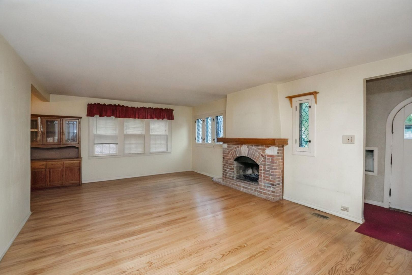 229 East Avenue Property Photo 4