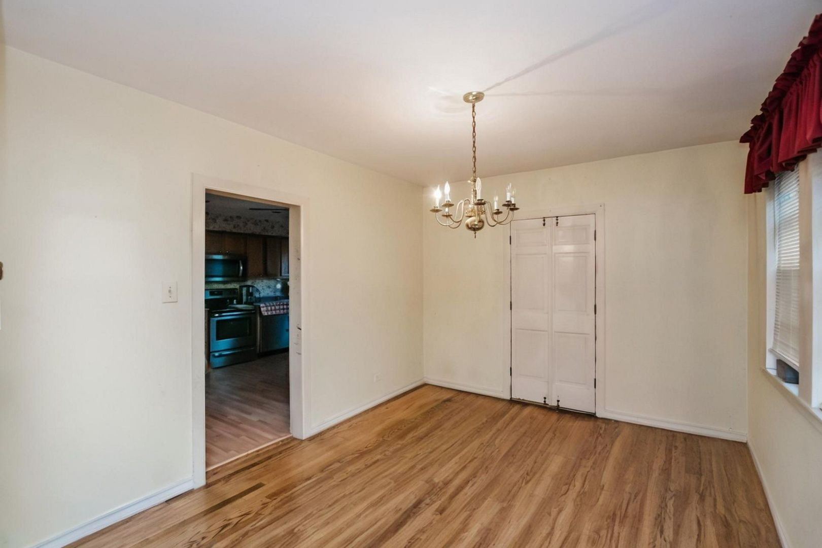 229 East Avenue Property Photo 7