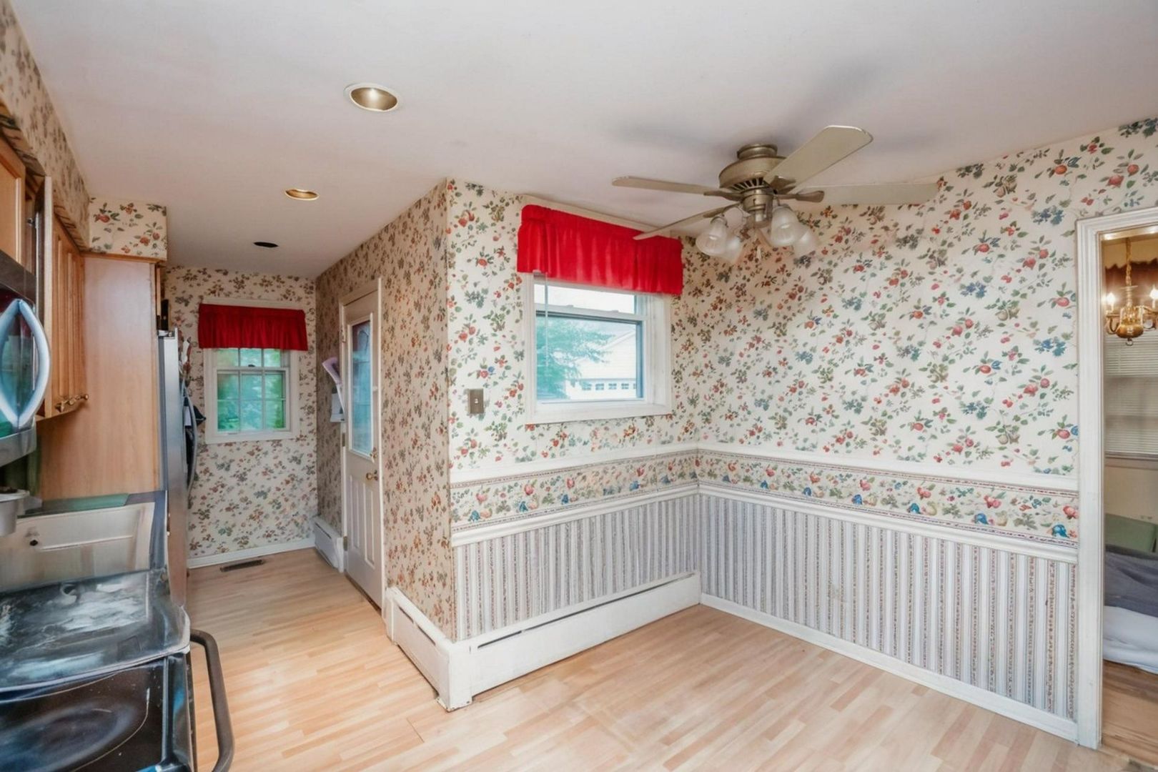 229 East Avenue Property Photo 9