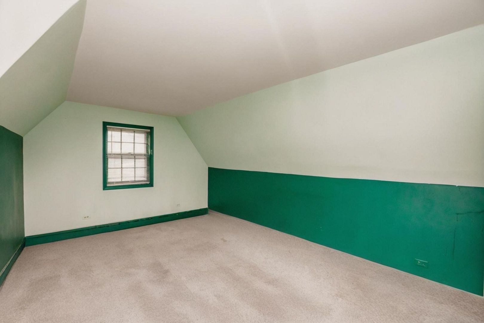 229 East Avenue Property Photo 12