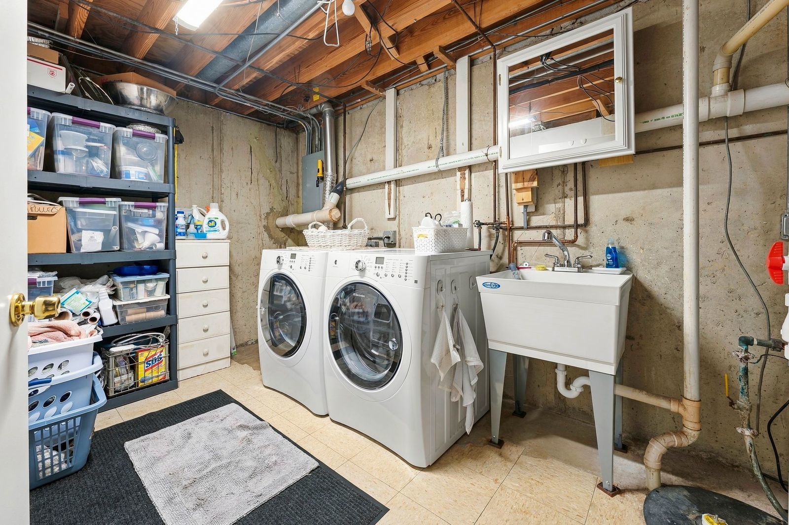 1232 Reading Court Property Photo 21