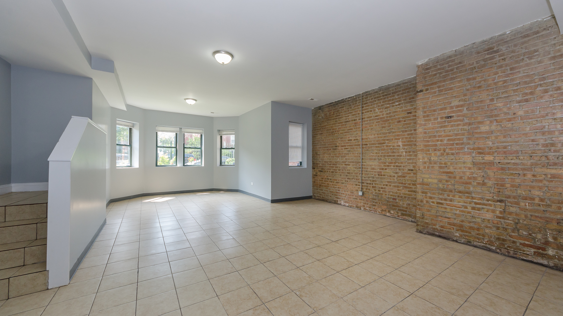 2211 E 69th Street G Property Photo 2