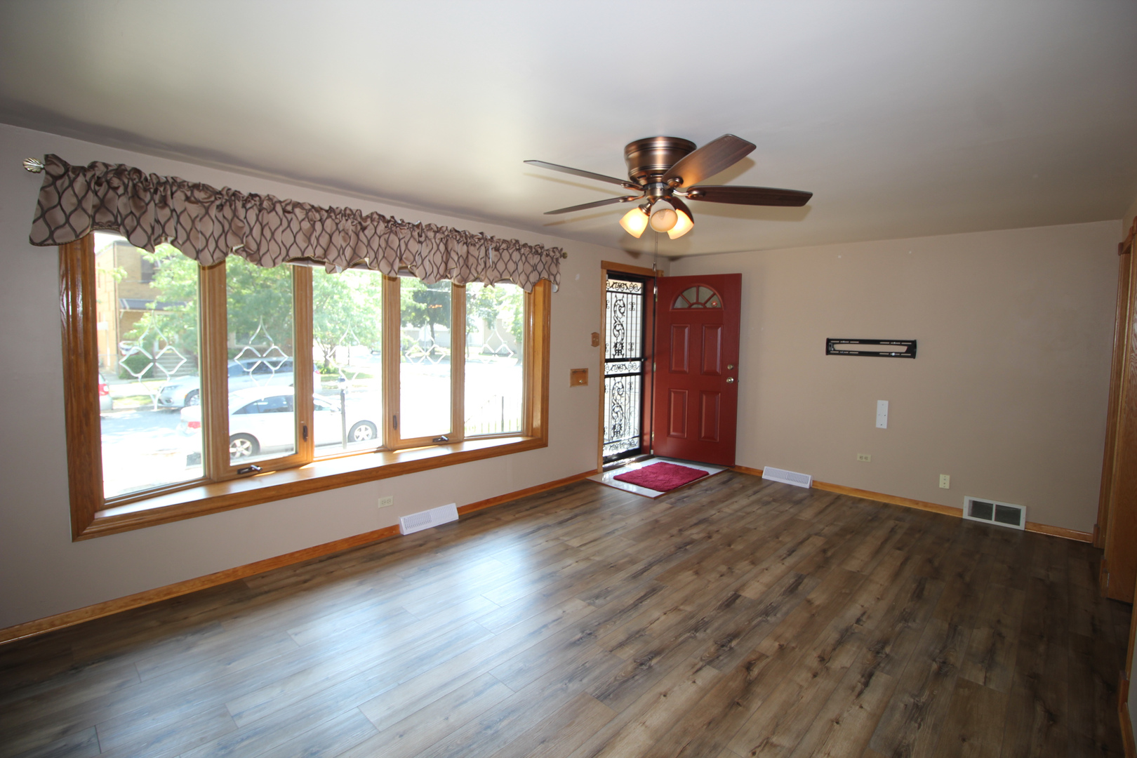 10756-10752 S Albany Avenue Property Photo 5