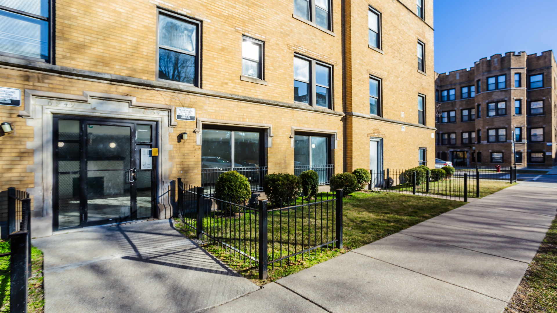 6959 S Paxton Avenue 3A Property Photo 1