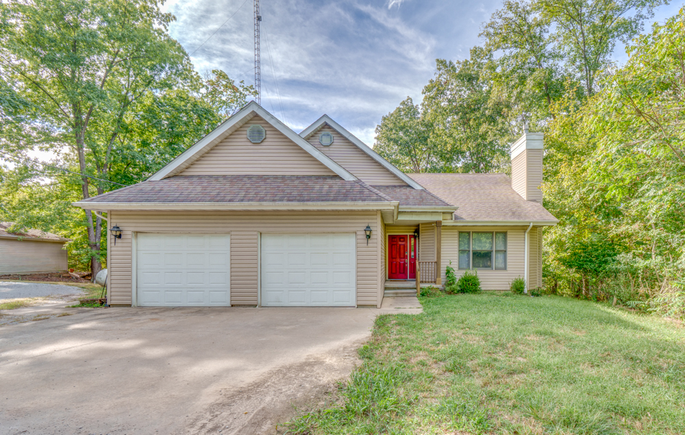 18355 N Miller Lake Lane Property Photo 1