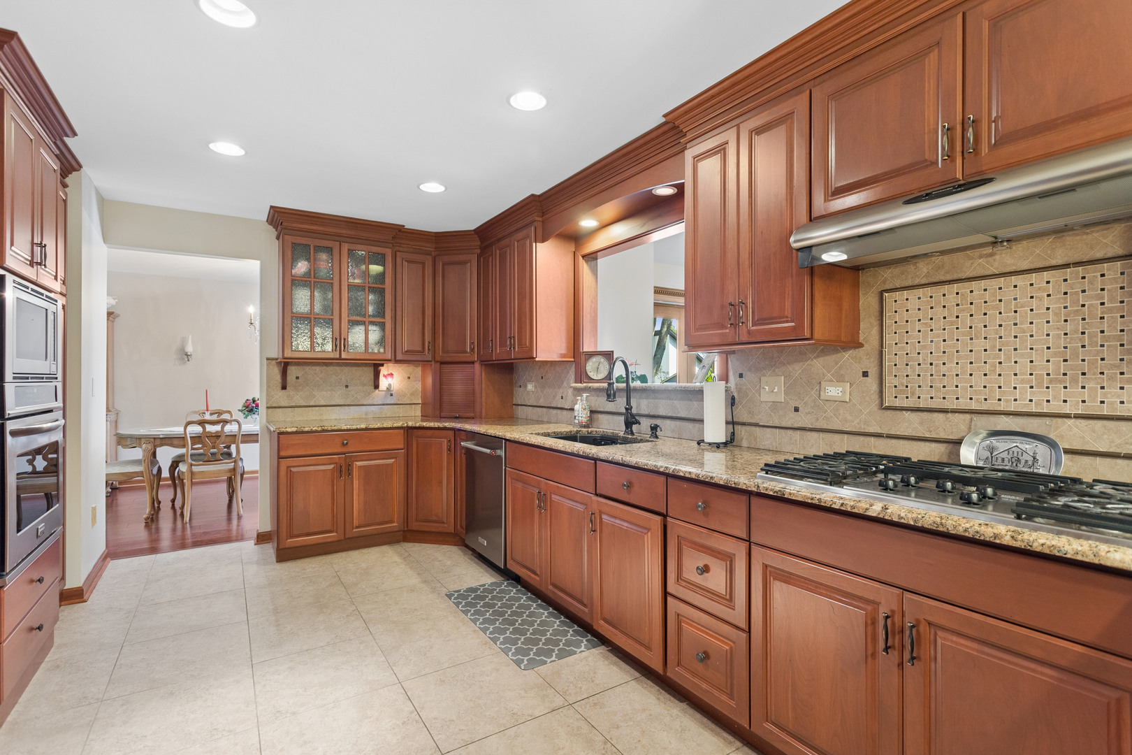 1251 N Scarlet Drive Property Photo 4