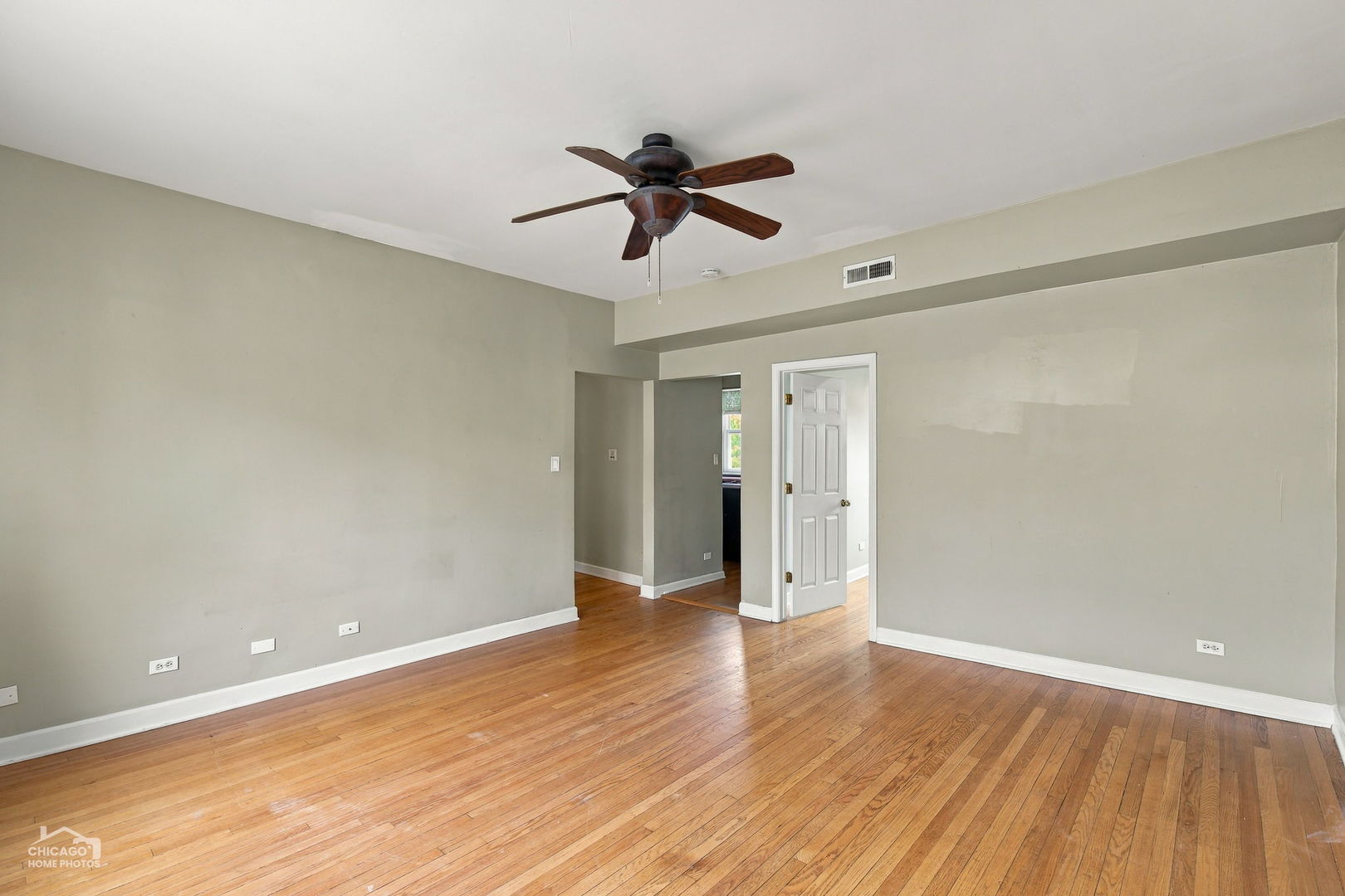 2540 N Kedzie Boulevard 308 Property Photo 11