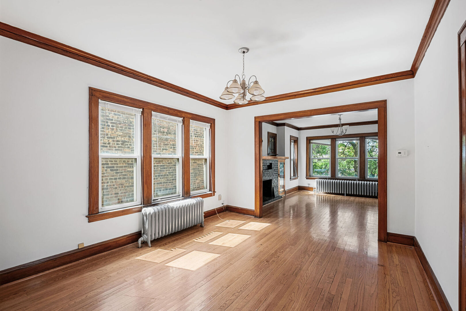 2019 N Leclaire Avenue Property Photo 5