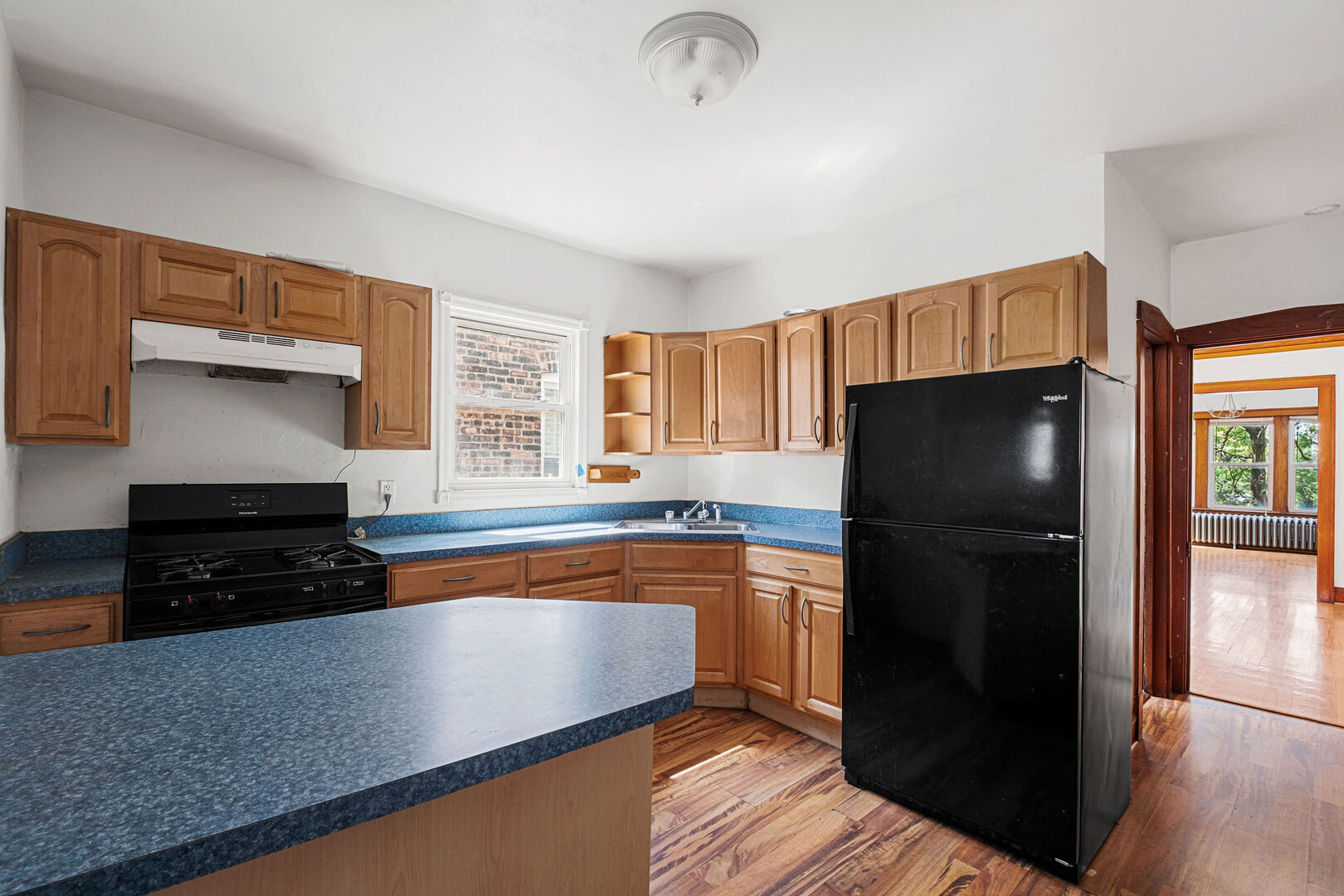 2019 N Leclaire Avenue Property Photo 7