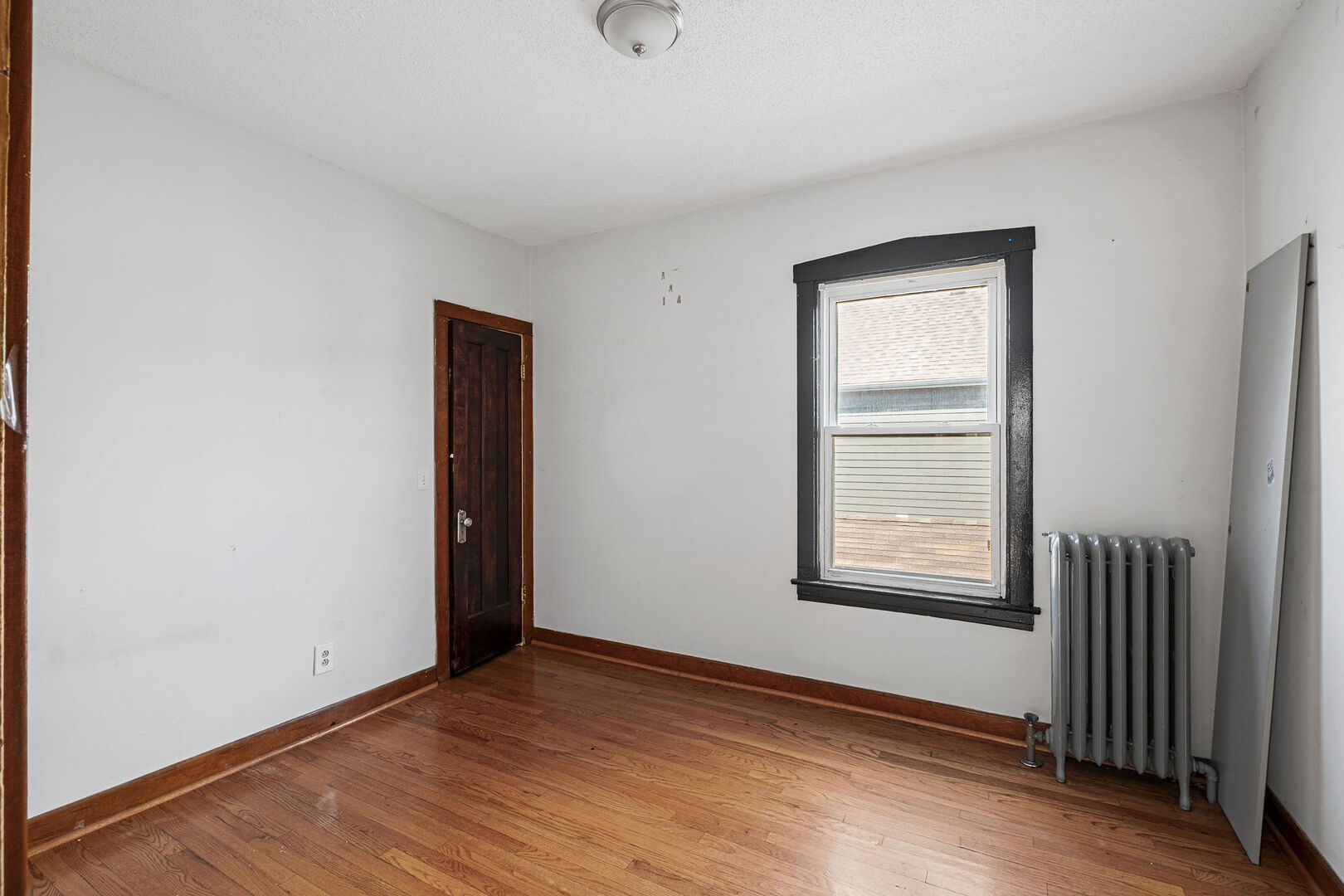 2019 N Leclaire Avenue Property Photo 11
