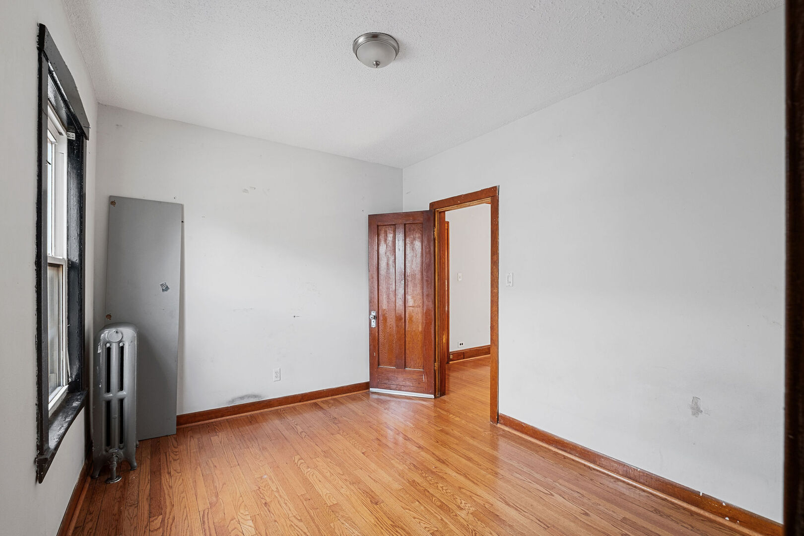 2019 N Leclaire Avenue Property Photo 12