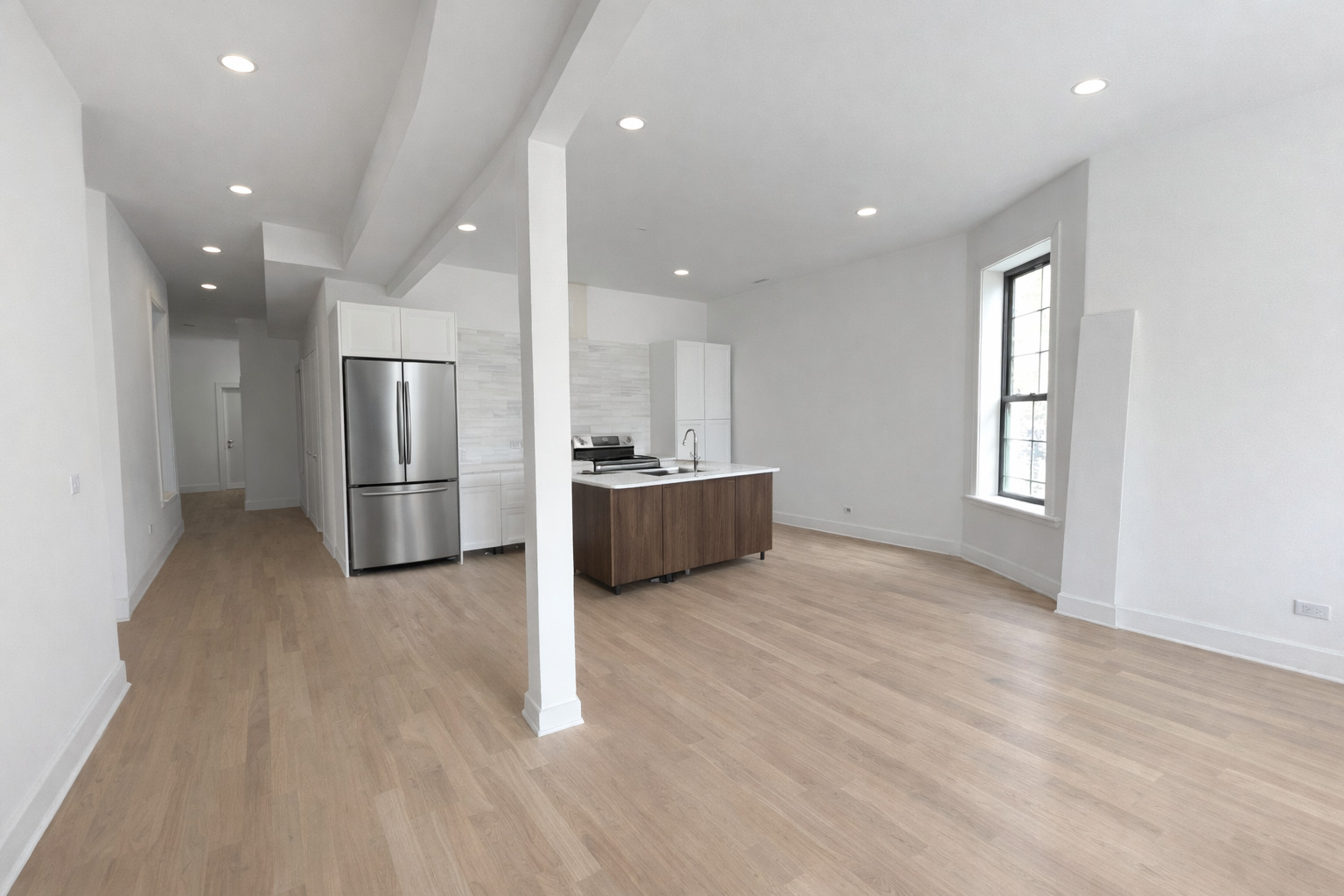 2852 W Polk Street Property Photo 2