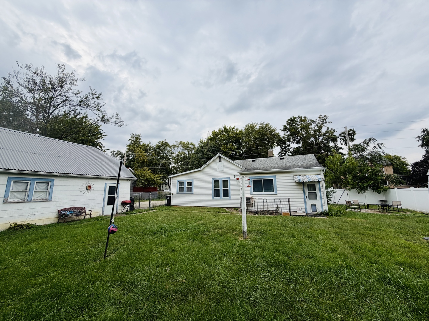718 E Allen Street Property Photo 10