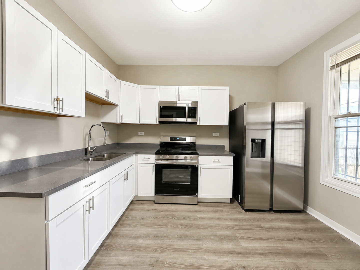 4637 W Mclean Avenue Property Photo 10