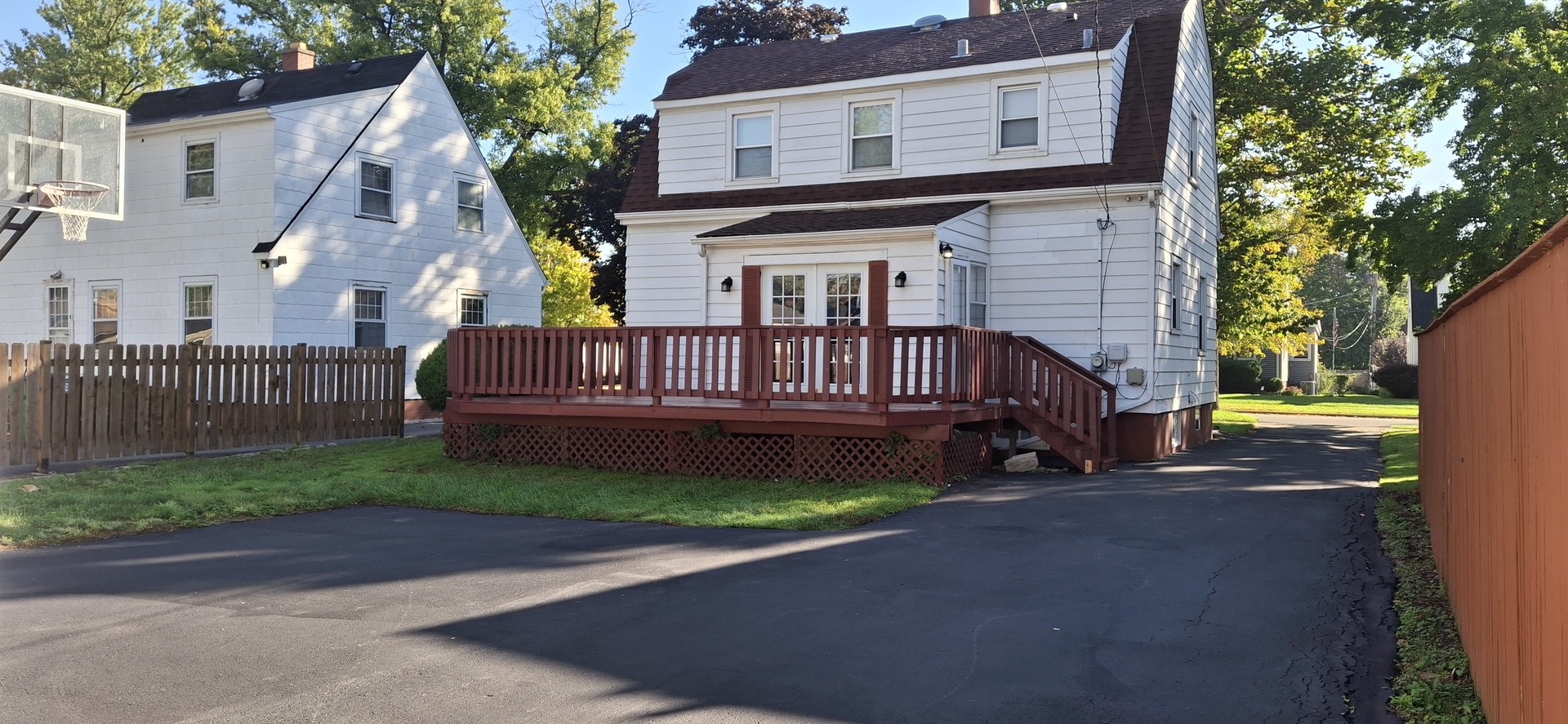 2246 S 12th Avenue Property Photo 2