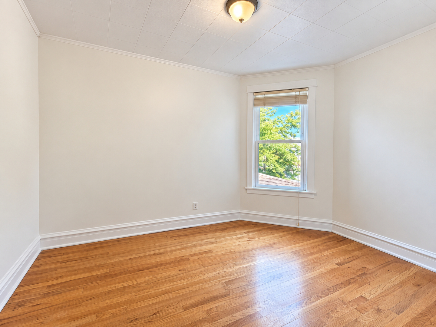 1438 N Central Park Avenue Property Photo 11