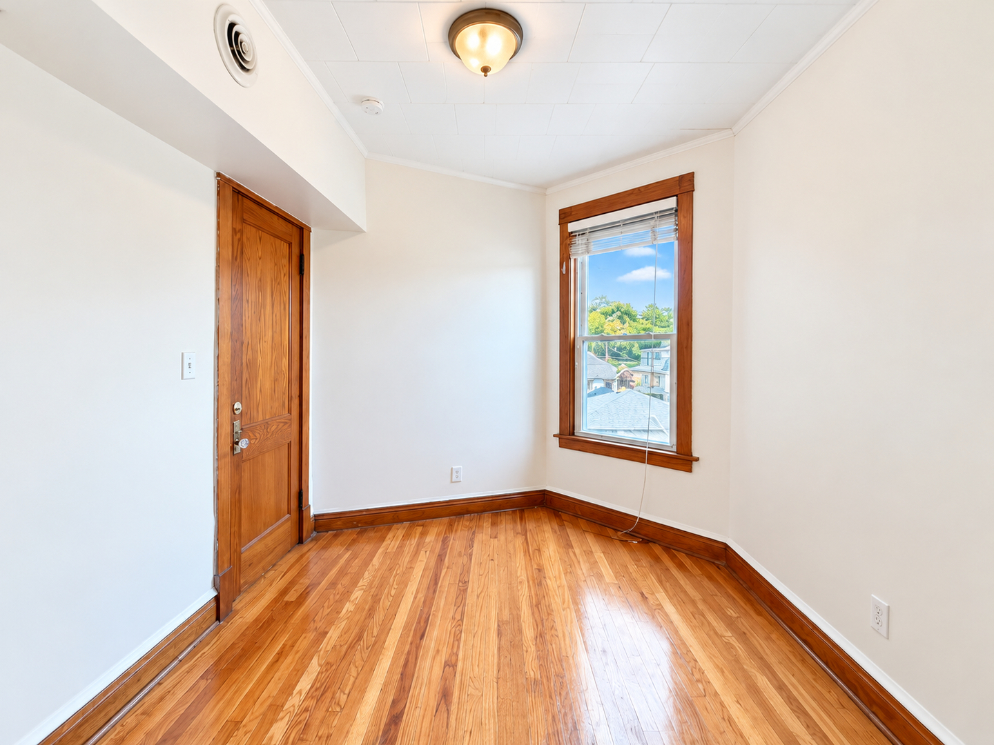 1438 N Central Park Avenue Property Photo 19